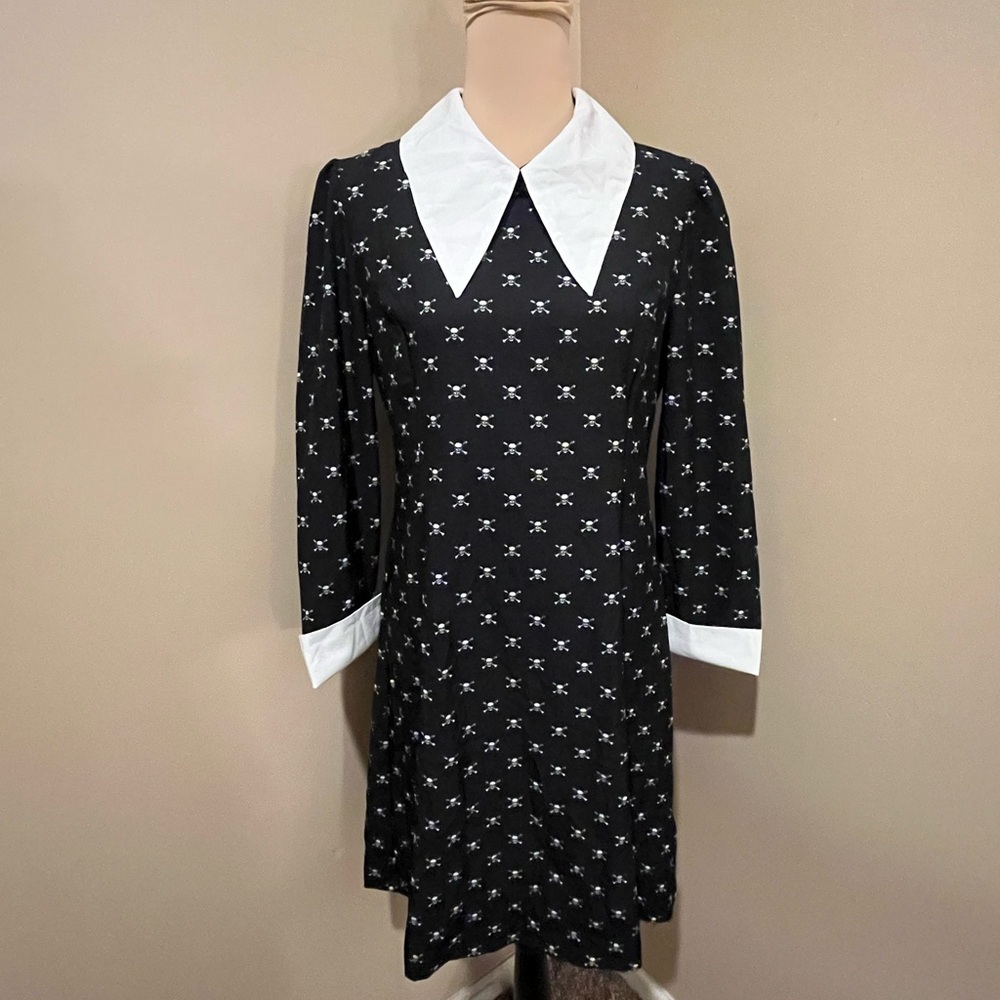 Wednesday Addams Black Costume, Skulls, Long Sleeves, white collar & cuffs, L